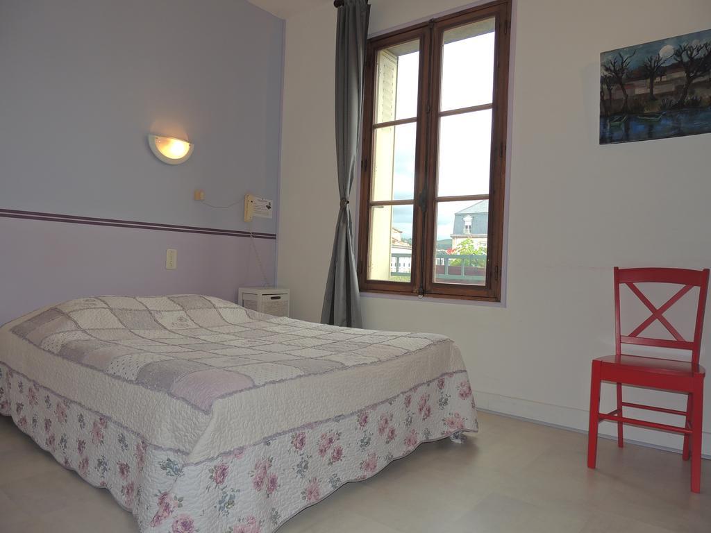 Hotel Du Commerce Millau Kamer foto